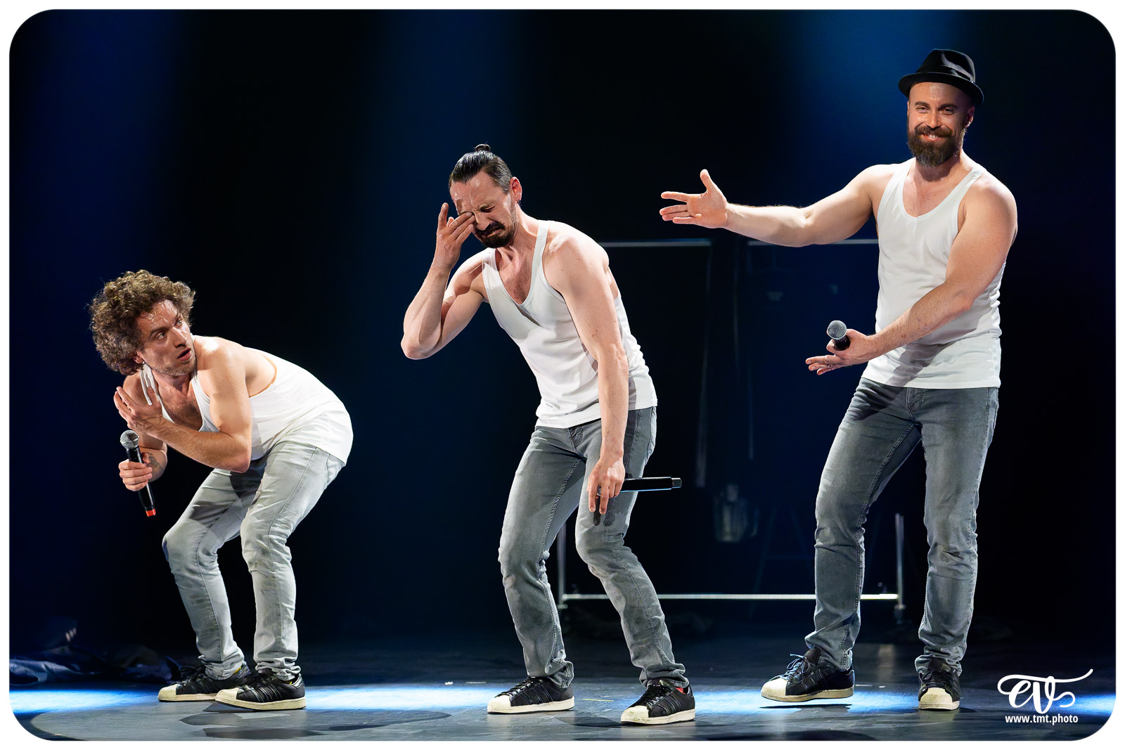 THE SHOW (LES TRIDICULOUS)